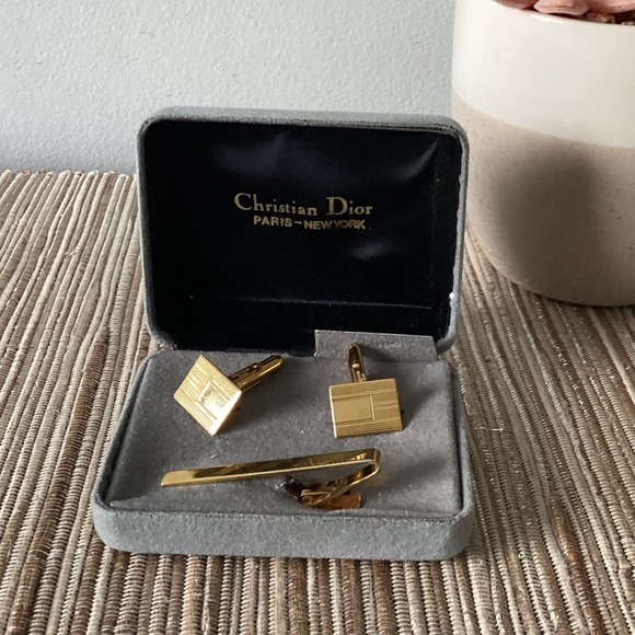 NIB VTG Christioan DIOR Cuff Links & Tie Stay Set - Picture 1 of 4